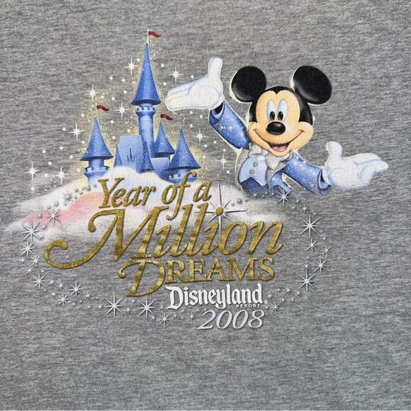 Disneyland Resort Vintage 2008 'Year of a Million Dreams' T-shirt Size Small - Picture 3 of 6